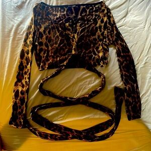 Fashion Nova leopard print long sleeve crop top that wraps around your stomach!